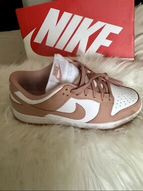 Nike Women's Low-Top Sneaker in Blush Pink and White